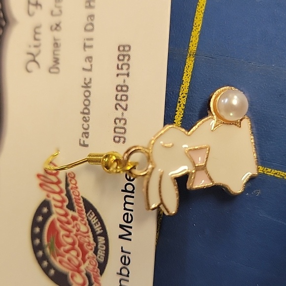 Bunny Pearl Faux Gold Tone 1/3" Earrings Easter Spring Rabbit - Picture 2 of 2